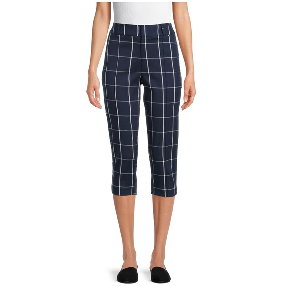 Women's Pull On Capri Pants - Picture 3 of 5